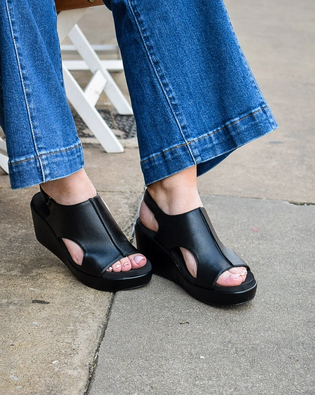 CARLEY WEDGE BY CORKYS - BLACK