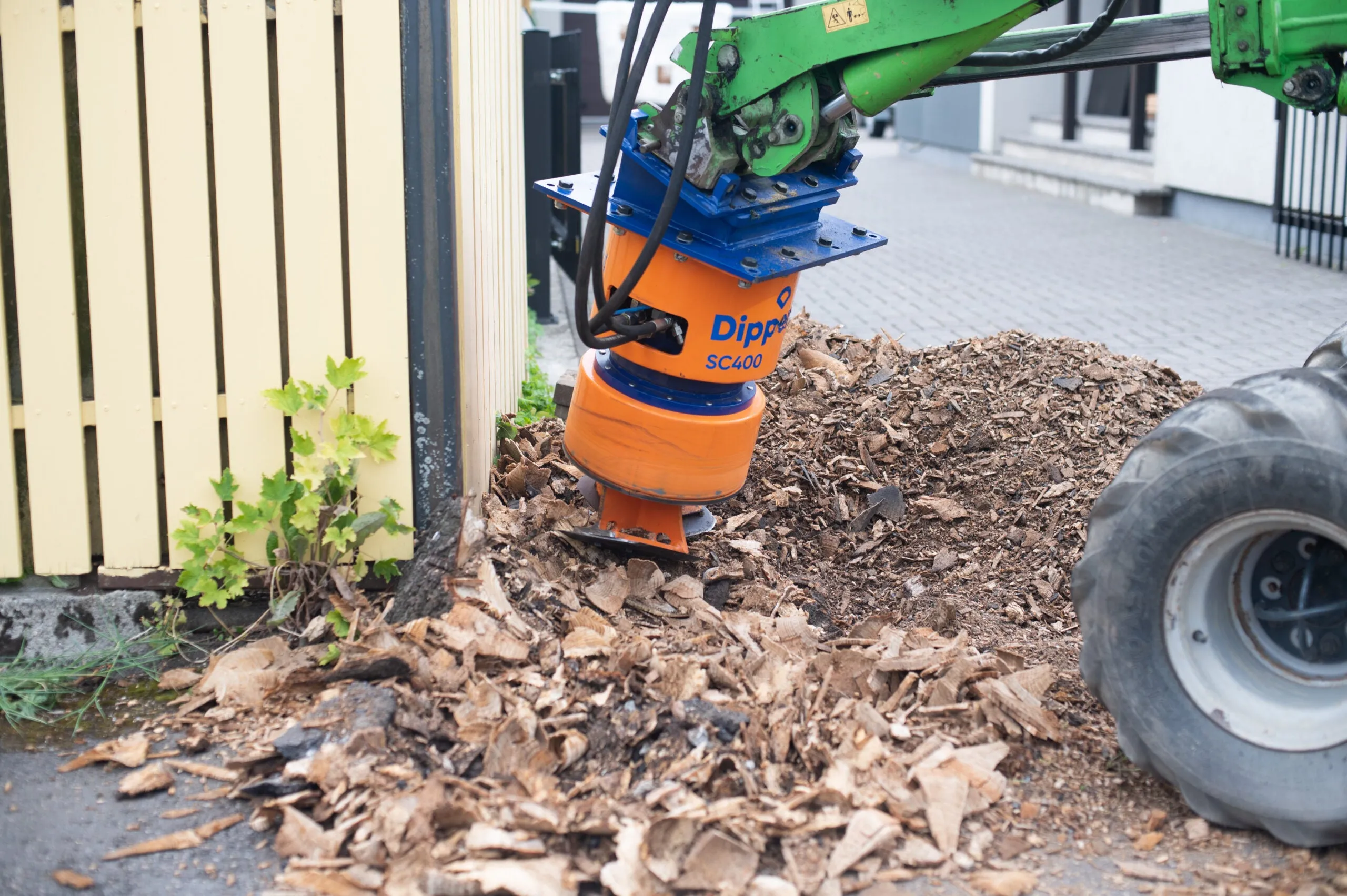 Dipperfox Stump Crushers | Model SC400 | 20" Cutting Diameter | For Mini Compact/Compact Track Loaders