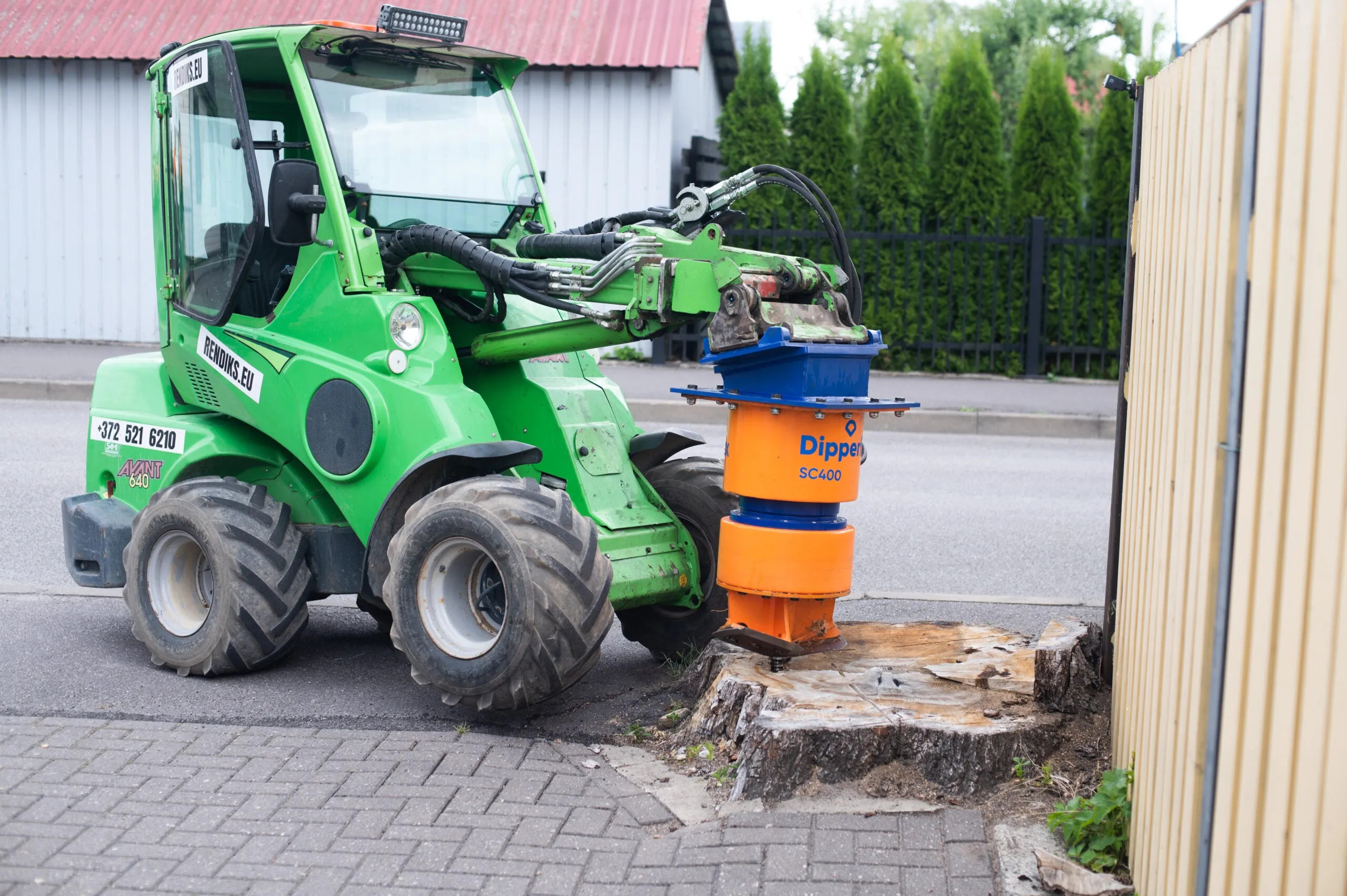 Dipperfox Stump Crushers | Model SC400 | 20" Cutting Diameter | For Mini Compact/Compact Track Loaders
