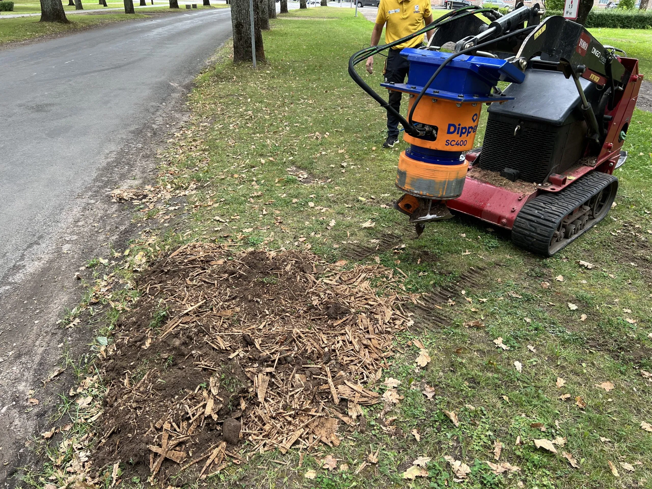 Dipperfox Stump Crushers | Model SC400 | 20" Cutting Diameter | For Mini Compact/Compact Track Loaders
