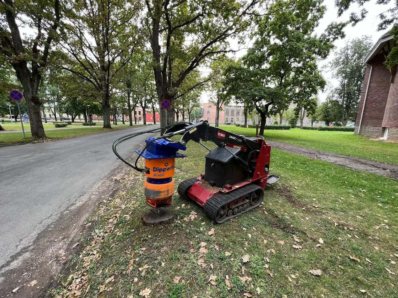 Dipperfox Stump Crushers | Model SC400 | 20" Cutting Diameter | For Mini Compact/Compact Track Loaders
