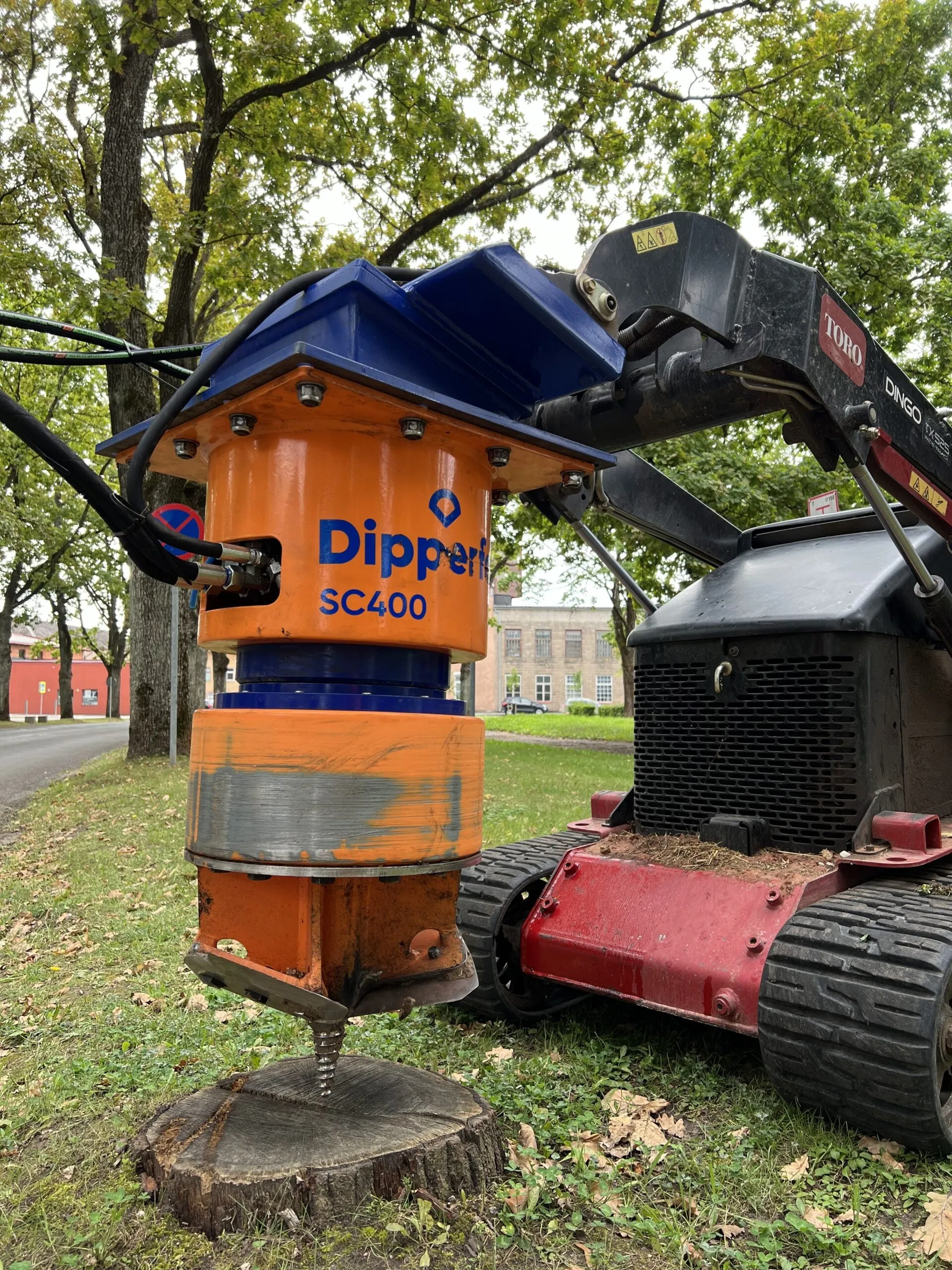 Dipperfox Stump Crushers | Model SC400 | 20" Cutting Diameter | For Mini Compact/Compact Track Loaders