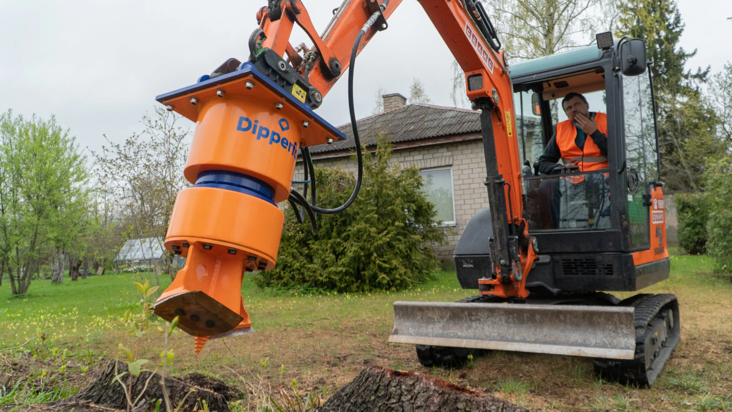 Dipperfox Stump Crushers | Model SC400 | 20" Cutting Diameter | For Mini Compact/Compact Track Loaders