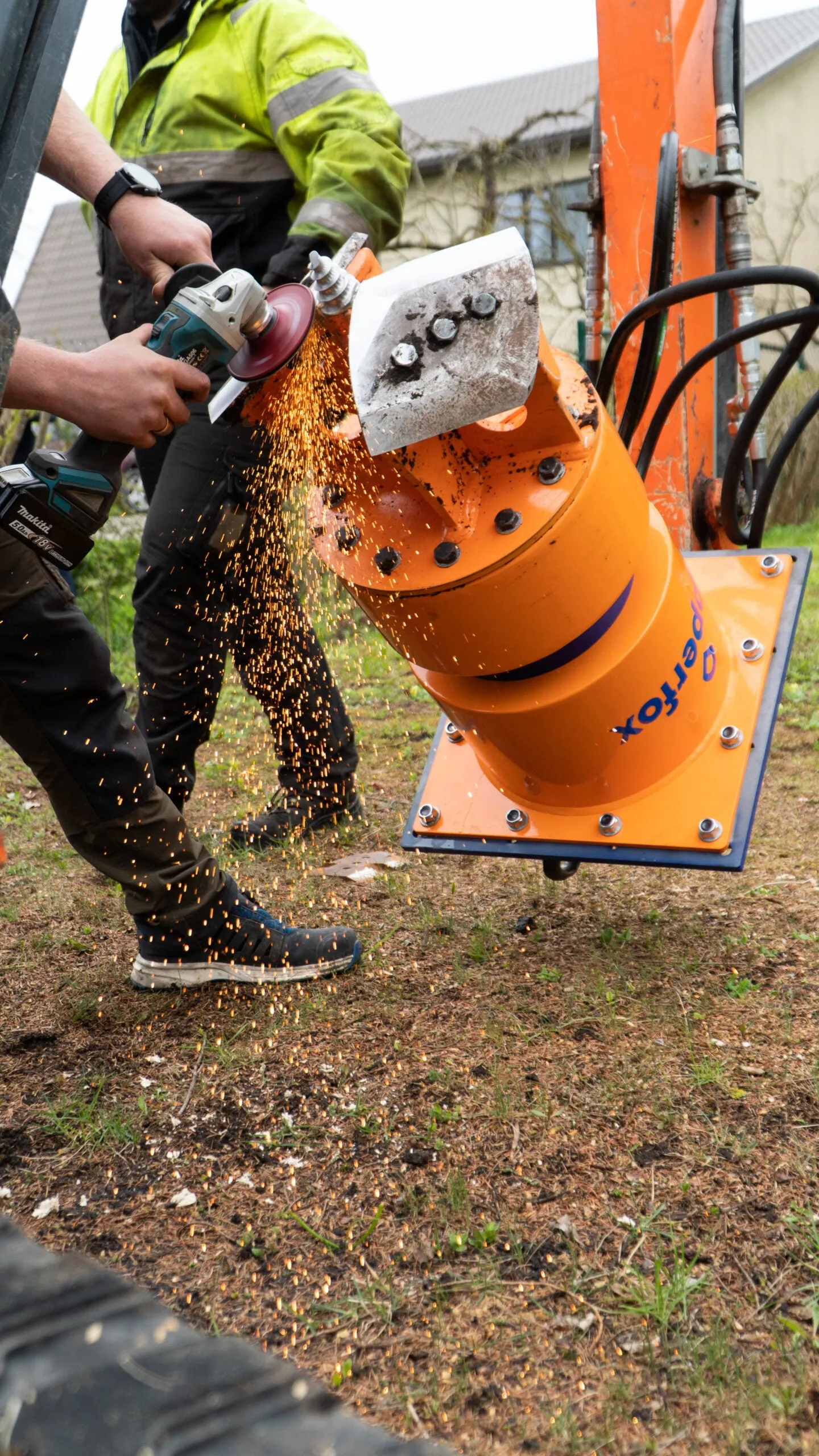 Dipperfox Stump Crushers | Model SC400 | 20" Cutting Diameter | For Mini Compact/Compact Track Loaders