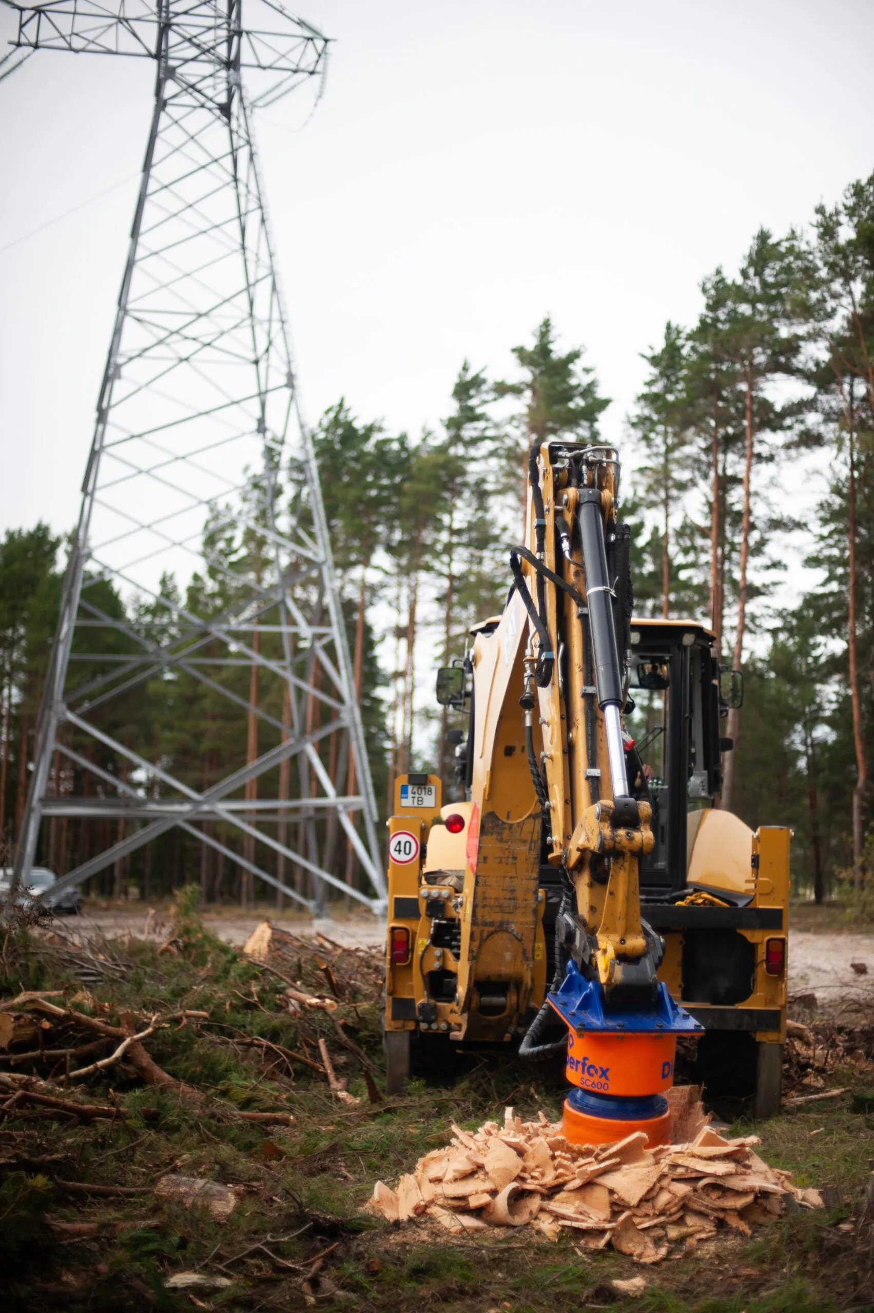 Dipperfox Stump Crushers | Model SC600 | For Mini Compact / Compact Track Loader